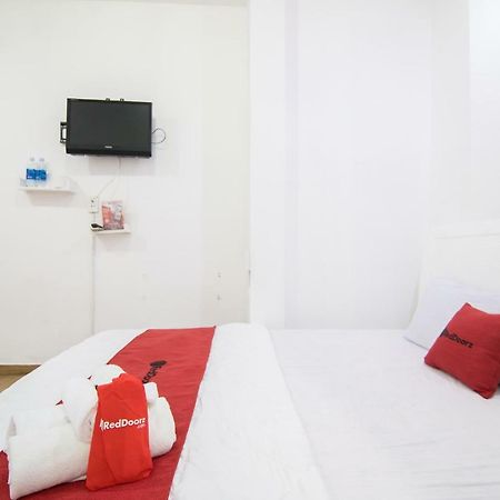 Reddoorz Plus Near Tan Dinh Market Ho-Chi-Minh-Stadt Exterior foto